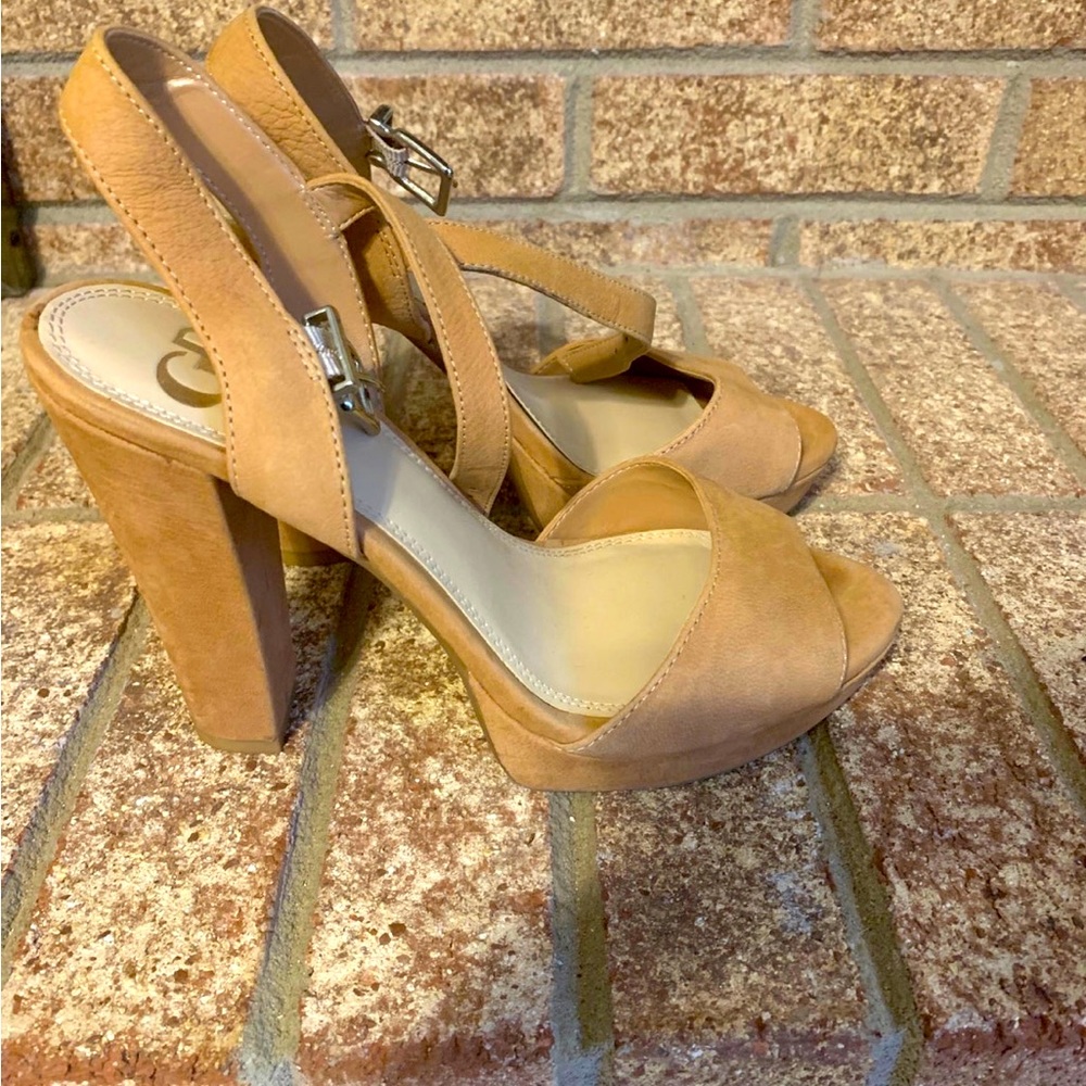 Gianni Bini Platform Sandals